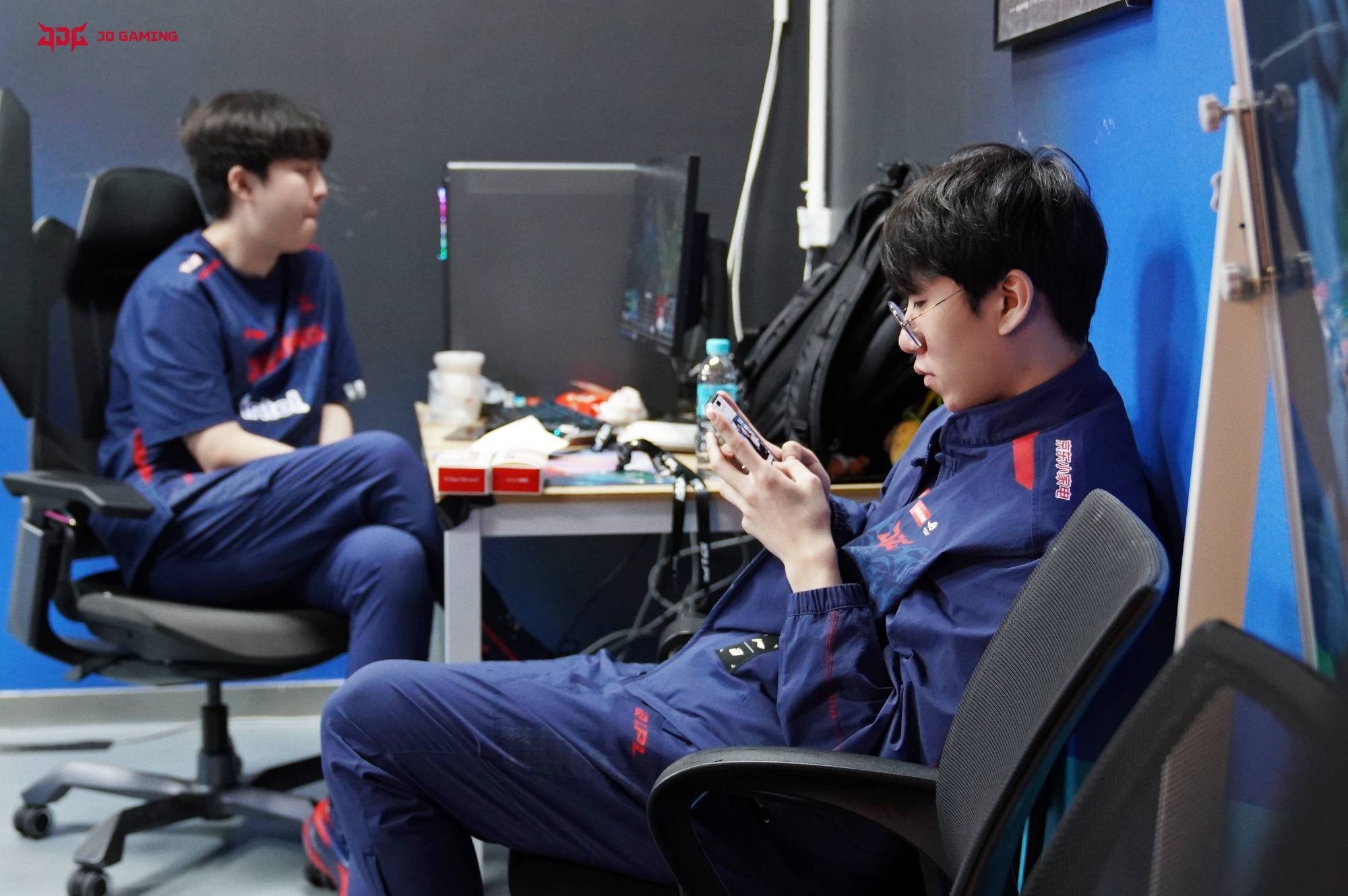 开云-EG轻取IG，Ruler操刀奇招英雄翻盘强强对话八强赛，点燃全场激情